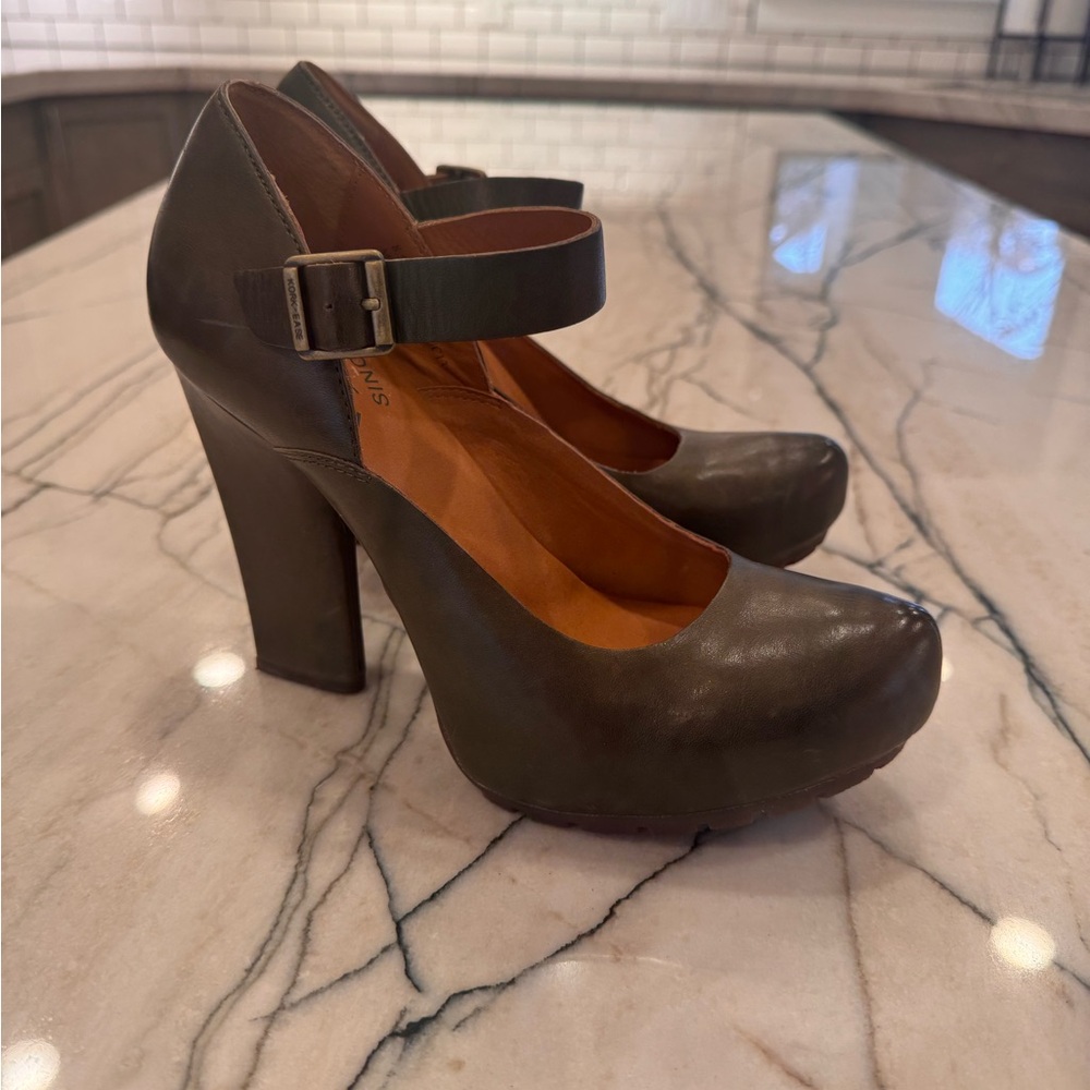 Kork Ease Genuine Leather Olive Heels